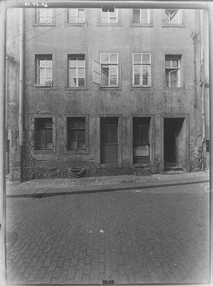 Meißen-Altstadt, Schlossergasse 2. Wohnhaus (2. H. 19. Jh.). Straßenfront (Teilansicht)