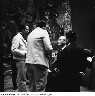 Ho Chi Minh (u.a. mit Veranstaltung im Gobelinsaal, vor der Sempergalerie)
