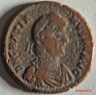 Römische Münze, Nominal Maiorina, Prägeherr Gratian, Prägeort Rom, Original