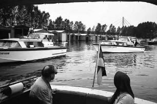 Einweihung des Yachthafens "Marina" des Karlsruher Motorboot-Clubs (MBC) im alten Maxauer Rheinhafen.