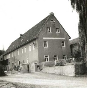 Dohna-Röhrsdorf-Sürßen. Wohnhaus (ehemaliges Wohnstallhaus), Nr. 6. Eckansicht Straßenseite