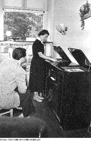 Dresden-Neustadt, Alaunstraße 49. Laden "Die Schallplatte". Januar/August 1957