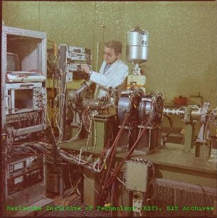 Detail des experimentellen Aufbaus einer Ionenmikrosonde im Institut für Kernphysik (IK)