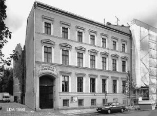 Pfarr- und Gemeindehaus der Golgatha-Gemeinde; Berlin, Mitte