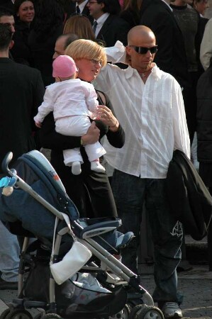 Rom 2004 - Familie mit Kleinkind : Einwohner von Rom, aufgenommen im April 2004
