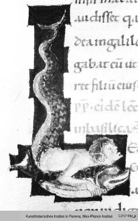 Handschrift : Historisierte Initiale L (?): Jüngling mit Fischschwanz, an einen Delphin geklammert