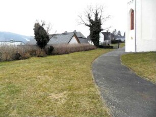 Stadtkirche - Kirchhof im Süden von Osten in Übersicht mit erhöhter Lage über der Stadt