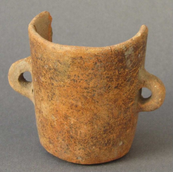 Vase en terre cuite (fragment)