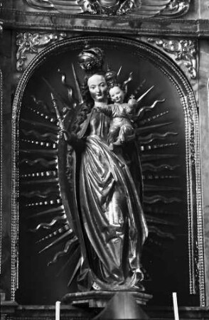Altsimonswald: Marienstatue aus dem 15. Jahrhundert in der Kirche
