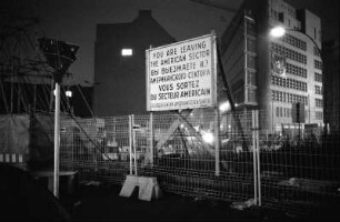 Berlin-Mitte : In Berlin-Mitte, Checkpoint Charlie