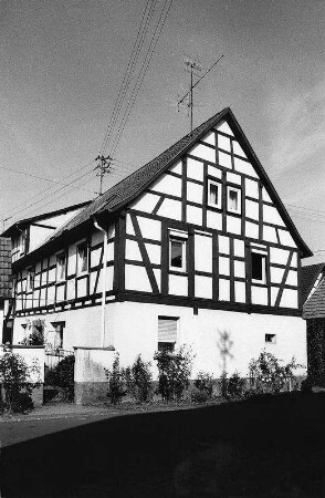 Wohnhaus, Fachwerk; Biebergemünd, Schloßhof 5