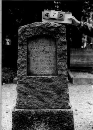 Grabstein 472