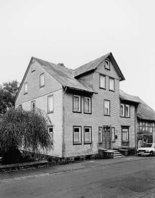 Wohn- und Geschäftshaus; Ulrichstein, Herrngartenstraße 2