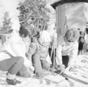 Skifahren während des Winterurlaubes im FDGB-Ferienheim in Oberhof