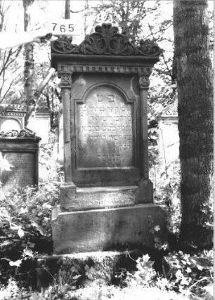Grabstein 765