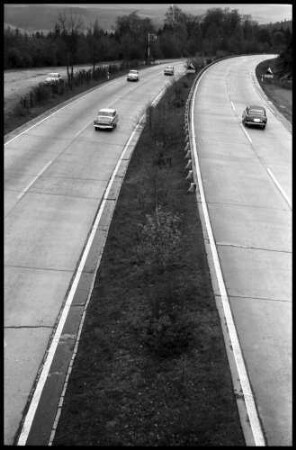Rimberg: Autobahn Richtung Norden, von der Mitte der Fahrbahn, von der Brücke