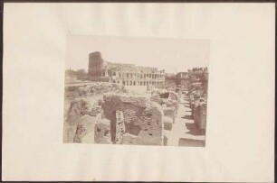 Kolosseum mit Partie des Forum Romanum.