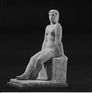 Sitzende : Sitzende. Terrakotta; Höhe 45 cm (1946; W. Arnold)