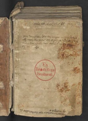 Besitzvermerk (unter der Signatur), Verweis auf eine Segensformel und (kopfständig) urbariale Notiz