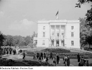 Vorderansicht Weißes Haus
