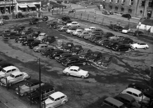 Stuttgart: Parkplatz der amerikanischen Wagen vom Mittnachtbau aus