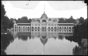 Budapest. Eislaufplatz im Stadtwäldchen : Budapest. Eislaufplatz und Sportpavillon am Stadtwäldchen-Teich