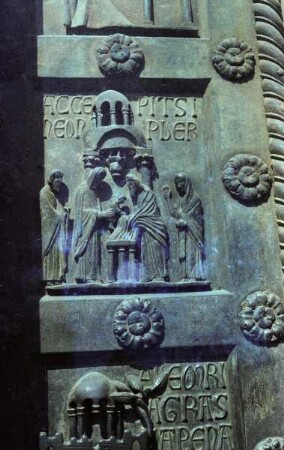 Tür der Porta di San Ranieri / Bronzetür mit Szenen zum neuen Testament — linker Türflügel — zweite Bildreihe, linkes Feld: Darstellung im Tempel