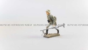 Massefigur: MG-Schütze, mit luftgekühltem LMG stürmend