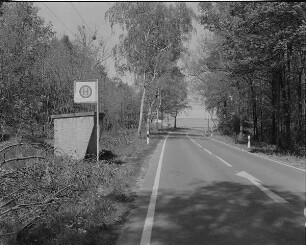 Glauchau, Bushaltestelle mit Wartehäuschen zwischen Glauchau und Oberglauchau