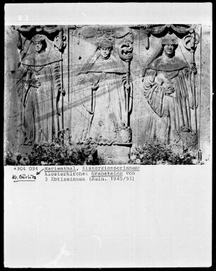 Grabstein von drei Äbtissinnen