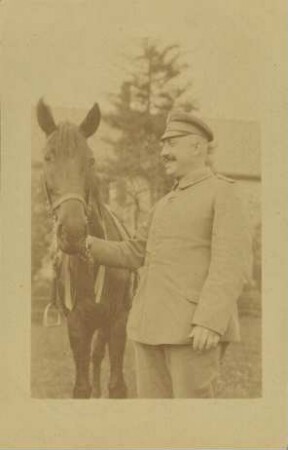 [Mann mit Pferd]