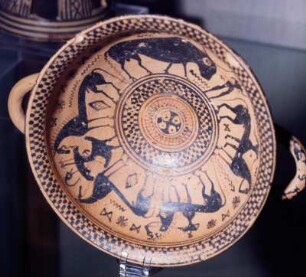 Athen. Archäologisches Nationalmuseum. Tiefe Schale, zw. 735 und 720 v. Chr. Männer zwischen Pferden