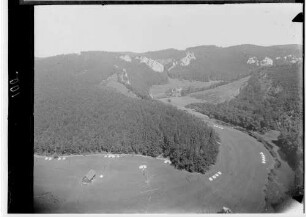 Schwäbisches Hitler-Jugendlager im Donautal am Jägerhaus unterhalb von Schloß Bronnen, Richtung Beuron; Luftbild