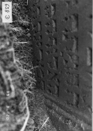 Grabstein 658 (Index: 99752443) Material: Sandstein Zustand: gut, Stele eingesunken Maße HxBxT: 95x84x11 cm Beschreibung: Stele, eingezogener Rundbogenabschluß, Schriftfeld eingetieft Symbolik: Muschel: Grabstein 658D