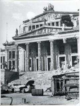 Die Ruine des Schauspielhauses auf dem Gendarmenmarkt