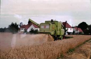 Fotografie: Erntetechnik, Mähdrusch, Mähdrescher selbstfahrend, Strohhäcksler