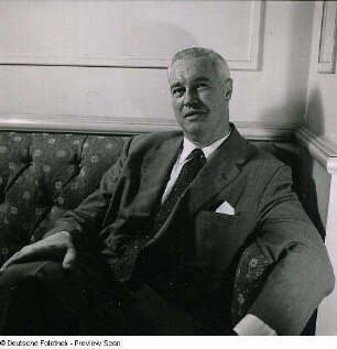 Portraitserie Sir Alexander Robert,Baron of Trumpington Todd