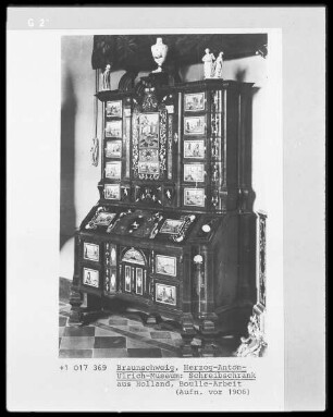 Schreibschrank