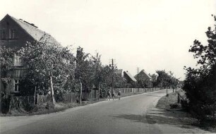 Straßenansicht in Burk : Wjesny napohlad w Bórku