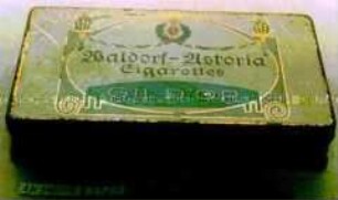 Blechdose für 50 Waldorf-Astoria Cigarettes "GIL D'OR"