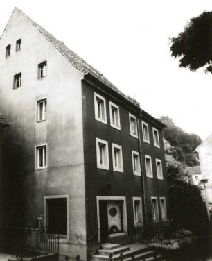 Stadt Wehlen, Kirchstraße 9. Wohnhaus mit Ladeneinbau (18. Jahrhundert, verändert). Straßenansicht von Südwesten