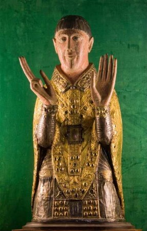 Frankreich. Auvergne. Cantal. Maurs. Kirche. 14 Jahrhundert. Büstenreliquiar des heiligen Cäsarius. Goldschmiedearbeit aus dem 13 Jahrhundert