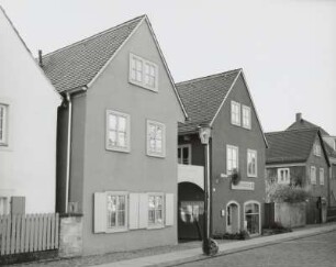 Seitengebäude mit Laden : Dreiseithof (1.H. 19. Jh.). Wohnstallhaus und Seitengebäude mit Laden
