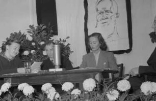 Kulturbund: Gedenkfeier für George Bernard Shaw : Blick auf die Bühne