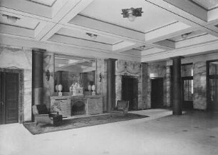 Deutsche Botschaft — Eingangshalle