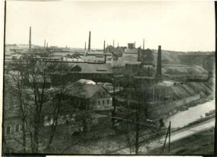 Freiberg-Muldenhütten. Hütte Muldenhütten. Muldener Schmelzhütte. Gesamtansicht (rechts Eisenbahnviadukt)