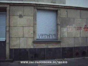 vanHY"