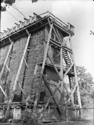 Naumburg-Bad Kösen. Gradierwerk Bad Kösen. Teilansicht (Eckansicht) mit Aufgang