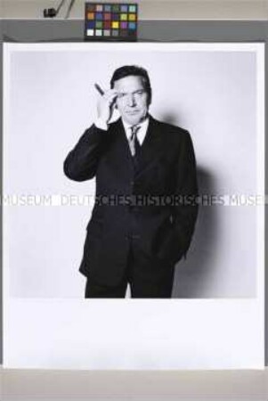 Gerhard Schröder, Bundeskanzler, stehend