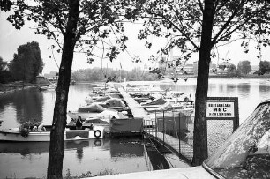 Einweihung des Yachthafens "Marina" des Karlsruher Motorboot-Clubs (MBC) im alten Maxauer Rheinhafen.